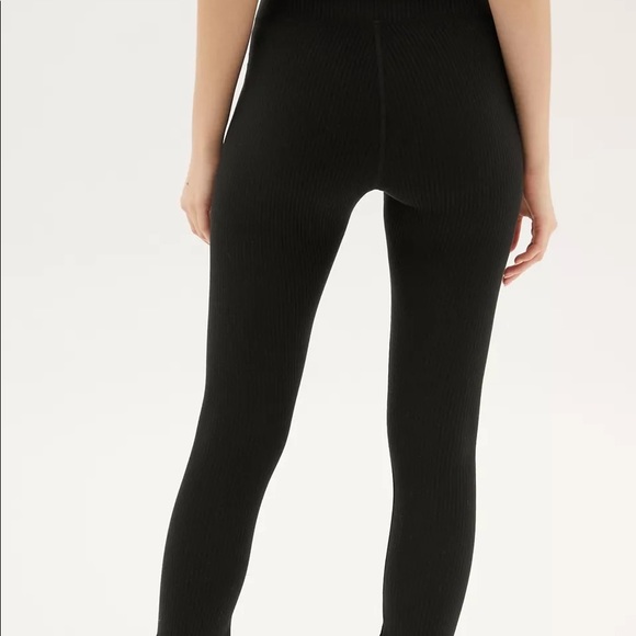 Year of Ours Split Hem Leggings - Picture 4 of 5